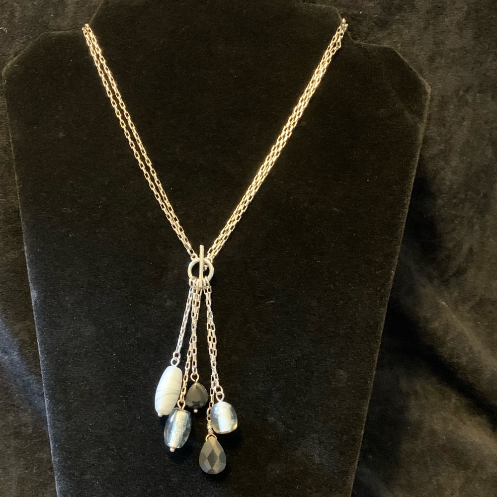Silver lariat necklace with 5 stones